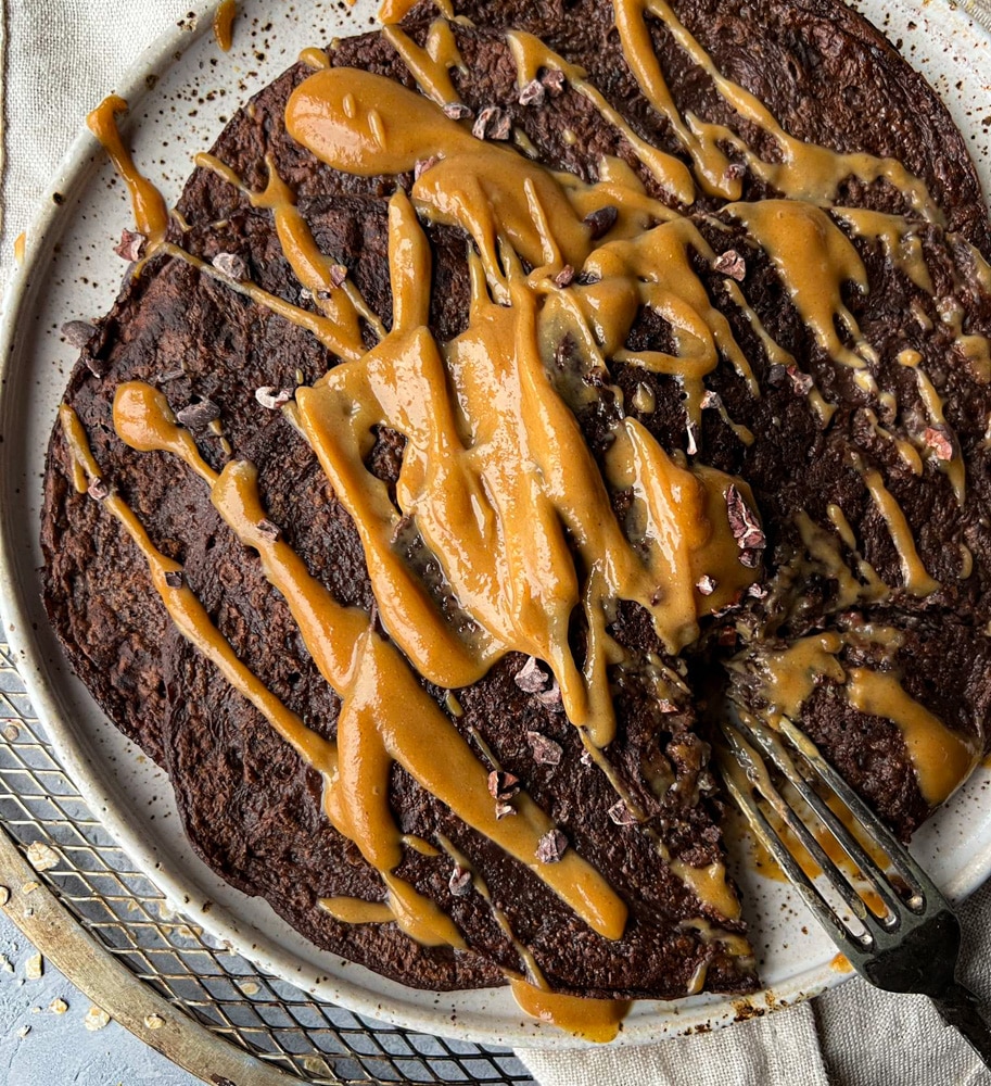 Chocolate protein pancakes with yummy nutty sauce