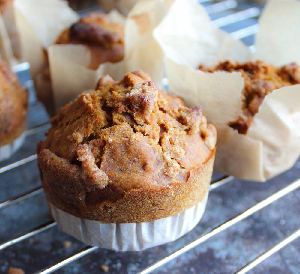 Vegan pumpkin muffins with a twist – delicious crumble topping!