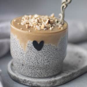 caramel-date chia pudding