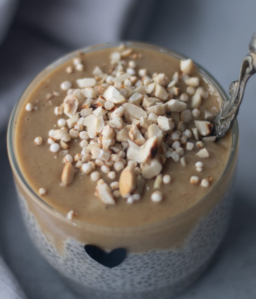 caramet-date chia pudding